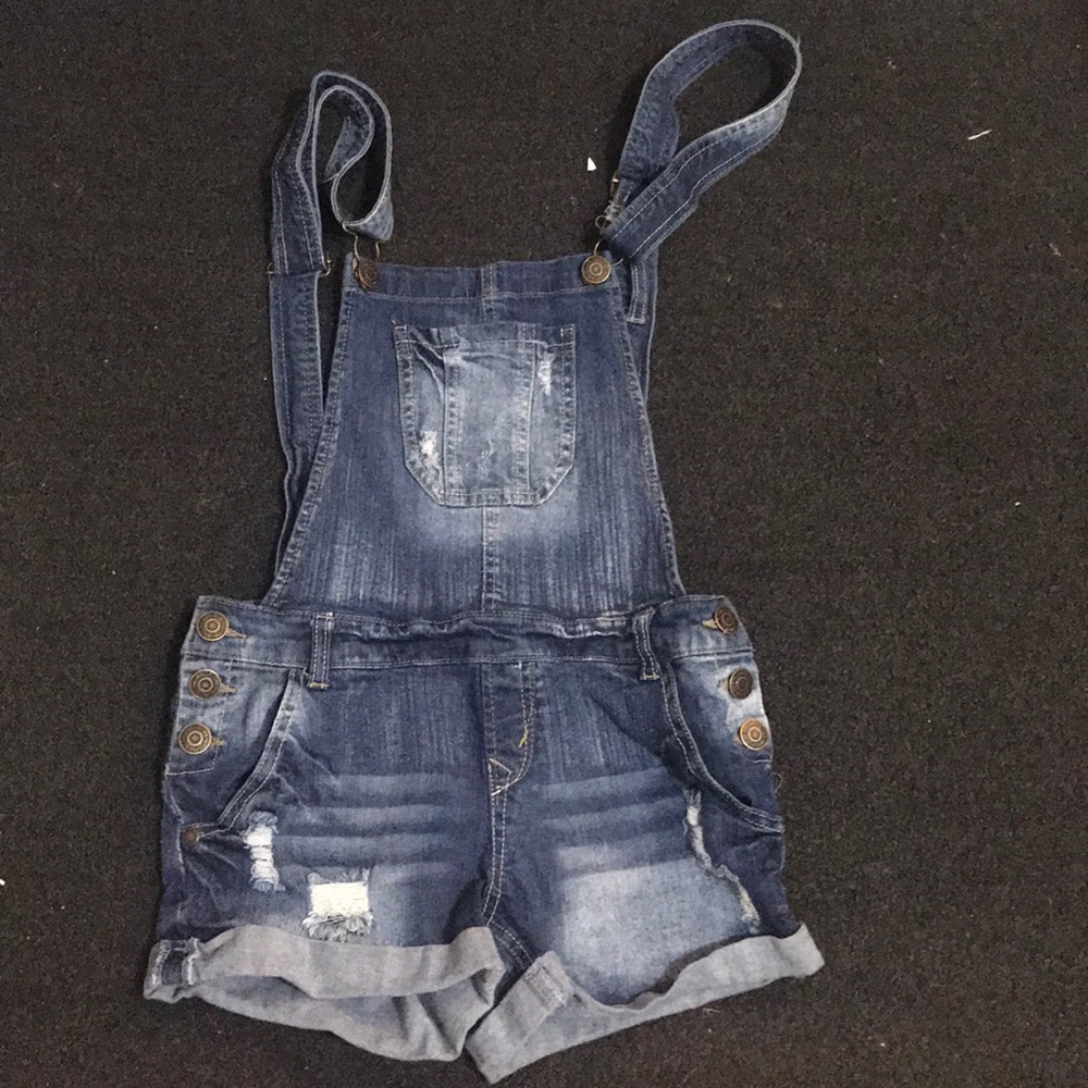 I’m selling this bc I need money to help my mom